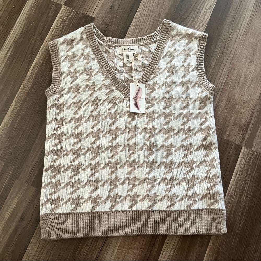 NWT Jessica Simpson Beige / Tan / white sweater